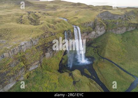 Seljalandfoss-Wasserfall aus der Vogelperspektive Stockfoto