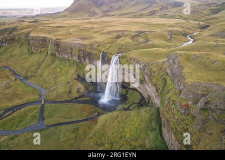 Seljalandfoss-Wasserfall aus der Vogelperspektive Stockfoto