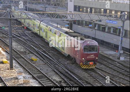 Ferrovie Nord Milano, Cadorna Station, Malpensa Express Zug... Ferrovie Nord Milano, Stazione Cadorna, treno Malpensa Express Stockfoto