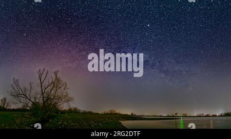 Milchstraße über den Rhein bei Blauwe Kamer im Winter Stockfoto