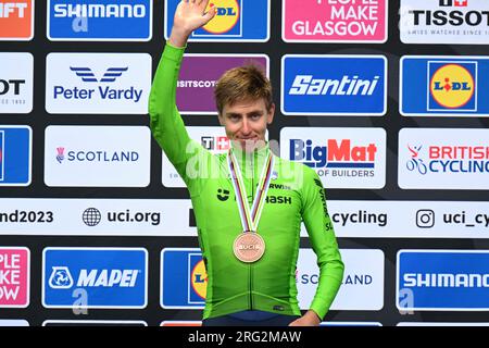 Tadej Pogacar erhält 3. und eine Bronzemedaille beim Straßenrennen der Weltmeisterschaft 2023 in Glasgow Stockfoto