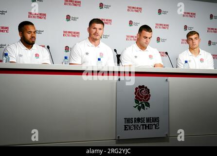 Englands Ollie Lawrence (links), Owen Farrell, Ben Earl und Jack van Poortvliet während einer Squad-Ankündigung für die Rugby-Weltmeisterschaft 2023 im Twickenham Stadium, London. Foto: Montag, 7. August 2023. Stockfoto