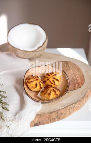 Kokosnusskekse aus Kokosflocken, Kopra als Hauptbestandteil. Stockfoto