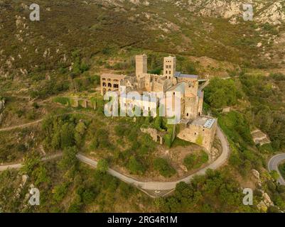 Luftaufnahme des Klosters Sant Pere de Rodes in Cap de Creus (Alt Empordà, Girona, Katalonien, Spanien) ESP: Vista aérea de Sant Pere de Rodes Stockfoto