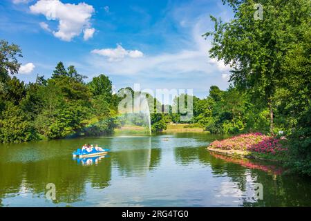 Wiesbaden: park Kurpark in Rheingau, Hessen, Hessen, Deutschland Stockfoto