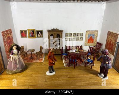 Eine Miniatur des Innenraums im Schloss Regec in Ungarn Stockfoto