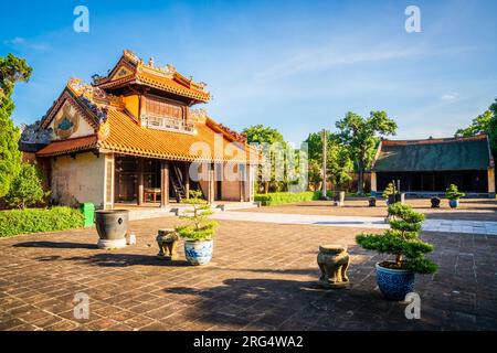 Grab von Kien Phuc auf dem Gelände des antiken königlichen Grabes TU Duc in der Nähe von Hue, Vietnam Stockfoto