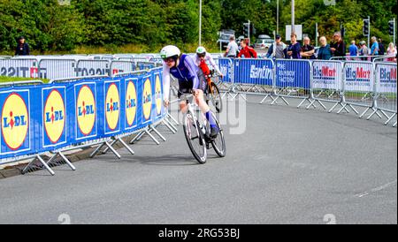 Dundee, Tayside, Schottland, Großbritannien. 7. Aug. 2023. UCI-Radweltmeisterschaft: Die UCI-Radweltmeisterschaft findet in der Stadt der Entdeckungen statt, mit einer Strecke von 22,8km km und einer Kletterstrecke von 89m km. Das Gran Fondo Road Race beginnt auf der West Grange Road im Osten von Dundee. Anschließend radeln die Reiter nordöstlich auf der Arbroath Road, die Teil der A92 ist, in Richtung Arbroath, bevor sie bei Salmon's Muir, zwei Meilen nördlich von Carnoustie, in Richtung Nordosten abbiegen und die A92 wieder hinunter zur Ziellinie von Dundee zurückfahren. Kredit: Dundee Photographics/Alamy Live News Stockfoto