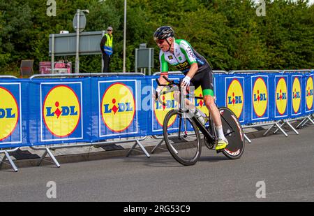 Dundee, Tayside, Schottland, Großbritannien. 7. Aug. 2023. UCI-Radweltmeisterschaft: Die UCI-Radweltmeisterschaft findet in der Stadt der Entdeckungen statt, mit einer Strecke von 22,8km km und einer Kletterstrecke von 89m km. Das Gran Fondo Road Race beginnt auf der West Grange Road im Osten von Dundee. Anschließend radeln die Reiter nordöstlich auf der Arbroath Road, die Teil der A92 ist, in Richtung Arbroath, bevor sie bei Salmon's Muir, zwei Meilen nördlich von Carnoustie, in Richtung Nordosten abbiegen und die A92 wieder hinunter zur Ziellinie von Dundee zurückfahren. Kredit: Dundee Photographics/Alamy Live News Stockfoto