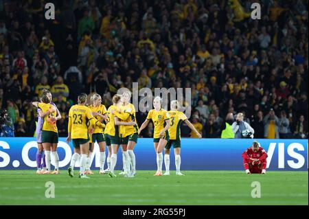 Sydney, Australien. 7. Aug. 2023. Die Spieler Australiens feiern den Sieg der Runde des 16-Spiels zwischen Australien und Dänemark bei der FIFA Women's World Cup 2023 in Sydney, Australien, am 7. August 2023. Kredit: Bai Xuefei/Xinhua/Alamy Live News Stockfoto