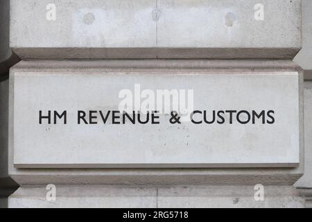 London, Großbritannien - 28. Juli 2023; Schild für britische Regierung HM Revenue and Customs Stockfoto