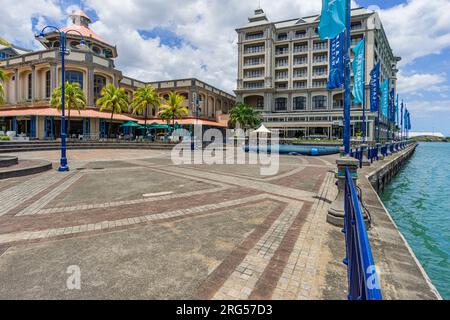 Mauritius, 10. Dezember 2021 - Ein Blick auf das Ufer von Caudan mit den wunderschönen Gebäuden mit Blick auf den Hafen der Hauptstadt Port Louis Stockfoto