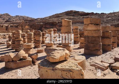 Blick über den Großen Tempel, Petra, UNESCO-Weltkulturerbe, Wadi Musa, Jordanien, Naher Osten Stockfoto