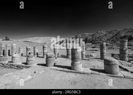 Blick über den Großen Tempel, Petra, UNESCO-Weltkulturerbe, Wadi Musa, Jordanien, Naher Osten Stockfoto