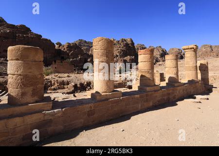 Blick über den Großen Tempel, Petra, UNESCO-Weltkulturerbe, Wadi Musa, Jordanien, Naher Osten Stockfoto