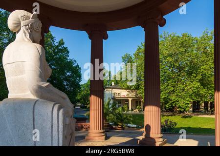Bad Homburg vor der Höhe: kurpark, Elisabethenbrunnen mit Monopteros in Taunus, Hessen, Deutschland Stockfoto