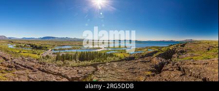 Panoramabild über den Nationalpark Thingvellir auf Island im Sommer Stockfoto