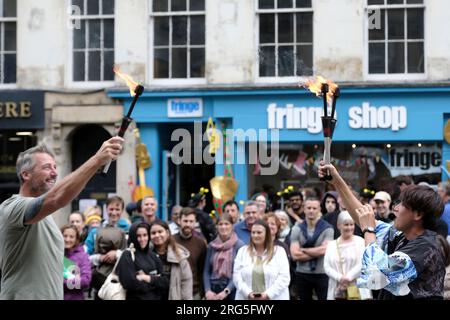 Edinburgh, Großbritannien. 07. Aug. 2023. Montag, 07. August 2023. Edinburgh Fringe Day 3: Street Entertainment in the Royal Mile die weltweit größte Plattform für kreative Freiheit findet vom 04. Bis 28. August statt. Kredit: Rob Gray/Alamy Live News Stockfoto