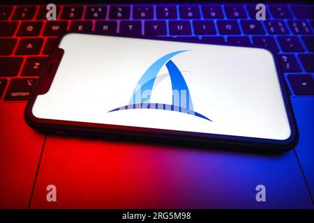 China. 07. Aug. 2023. In dieser Abbildung wird das Aspark-Logo auf dem Bildschirm eines Smartphones angezeigt. Aspark ist ein japanischer Hersteller von Elektrofahrzeugen (EV), der für die Herstellung des Aspark Owl, eines ultraschnellen elektrischen Hyperwagens, bekannt ist. Mit beeindruckender Beschleunigung und Höchstgeschwindigkeit hat der Aspark Owl als einer der schnellsten Elektrofahrzeuge der Welt Aufmerksamkeit erregt. Kredit: SOPA Images Limited/Alamy Live News Stockfoto