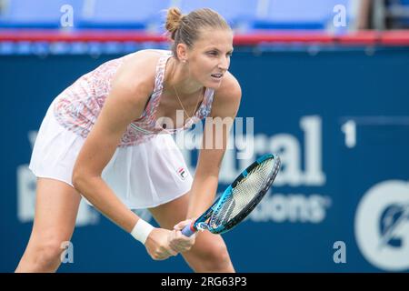 07. August 2023: Karolina Pliskova (CZE) wartet während des Spiels der WTA National Bank Open in der ersten Runde im IGA-Stadion in Montreal, Quebec. Daniel Lea/CSM Stockfoto