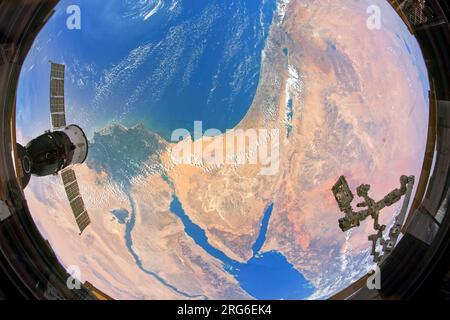 Ein einzigartiger Blick vom ISS auf das Nildelta in Afrika und die Sinai-Halbinsel und Levant in Südwestasien. Stockfoto