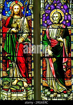 Der gute Hirte und St. Peter, Simon Peter, Buntglasfenster, von E R Suffling, Ende des 19. Jahrhunderts, Fakenham, Norfolk Stockfoto