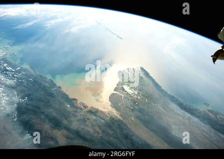 22. Februar 2019 - Blick aus dem All auf das Irrawaddy-Flussdelta in Birma (Myanmar). Stockfoto