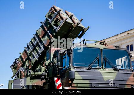 Ein Flugabwehrraketensystem MIM-104 Patriot, montiert auf einem LKW der Deutschen Armee, Dresden. Stockfoto