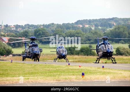 Drei verschiedene Airbus-Helikopter der Bundespolizei Buckeburg, Deutschland. Stockfoto