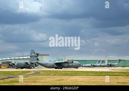 Kentucky Air National Guard C-130J Hercules während der Übung Air Defender 2023 in Wunstorf. Stockfoto