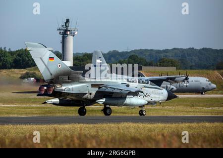 Deutsche Luftwaffe Tornado ECR während der Übung Air Defender 2023 in Jagel. Stockfoto