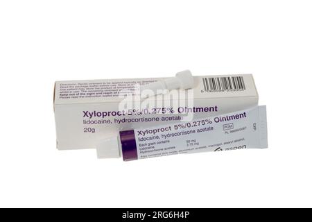 Xyloproct Hämorrhoidalsalbe Tube und Box Stockfoto