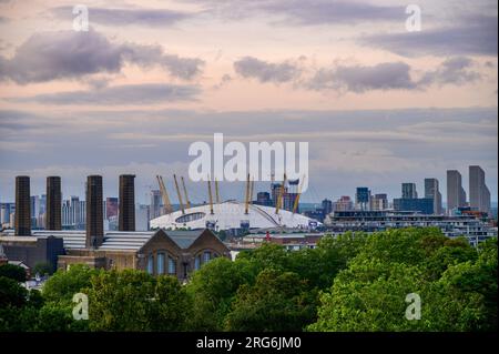 Die O2 Arena ist eine Mehrzweck-Indoor-Arena im Zentrum des O2-Unterhaltungsviertels auf der Greenwich Peninsula London Stockfoto