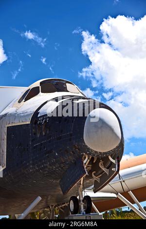 ORLANDO, USA - 25. JULI: Das ursprüngliche Space Shuttle Explorer, das am Kennedy Space Center steht, öffnet am 25. Juli 20 für Besucher, die auch ins Innere eintreten können Stockfoto