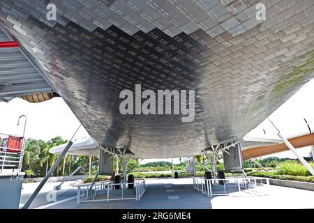 ORLANDO, USA - 25. JULI: Das ursprüngliche Space Shuttle Explorer, das am Kennedy Space Center steht, öffnet am 25. Juli 20 für Besucher, die auch ins Innere eintreten können Stockfoto