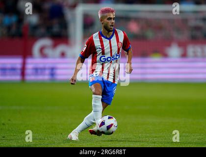 Girona, Spanien. 06. Aug. 2023. Yan Couto vom FC Girona während des Costa Brava Cup-Spiels vor der Saison zwischen dem FC Girona und der SS Lazio im Montilivi-Stadion am 6. August 2023 in Girona, Spanien. (Foto: Sergio Ruiz/PRESSINPHOTO) Kredit: PRESSINPHOTO SPORTS AGENCY/Alamy Live News Stockfoto