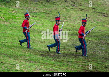 Tunja, Kolumbien. 07. Aug. 2023. Soldaten der Präsidentengarde der kolumbianischen Armee anlässlich der Schlacht von Boyaca, in der Kolumbien am 7. August 2023 von Spanien unabhängig wurde. Petro ist das erste Jahr im Amt, nachdem sein Sohn wegen angeblicher illegaler Bereicherung und Geldwäsche im Zusammenhang mit der Finanzierung seiner Präsidentschaftskampagne angeklagt wurde. Foto: Sebastian Barros/Long Visual Press Credit: Long Visual Press/Alamy Live News Stockfoto