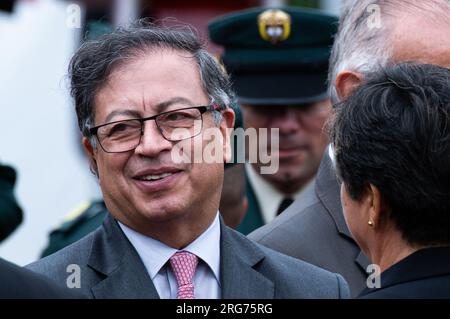 Tunja, Kolumbien. 07. Aug. 2023. Kolumbianischer Präsident Gustavo Petro anlässlich der Schlacht von Boyaca, in der Kolumbien am 7. August 2023 von Spanien unabhängig wurde. Petro ist das erste Jahr im Amt, nachdem sein Sohn wegen angeblicher illegaler Bereicherung und Geldwäsche im Zusammenhang mit der Finanzierung seiner Präsidentschaftskampagne angeklagt wurde. Foto: Sebastian Barros/Long Visual Press Credit: Long Visual Press/Alamy Live News Stockfoto