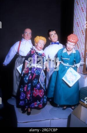 Burbank, Kalifornien, USA 20. Juli 1996 I Love Lucy besetzte am 20. Juli 1996 in Burbank, Kalifornien, USA auf der „they Love Lucy Convention“ im Burbank Airport Hilton Figuren. Foto: Barry King/Alamy Stock Photo Stockfoto