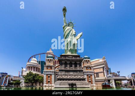 Las Vegas, USA - 15. Juni 2012: New York - New York Hotel and Casino am 16. April 2011 in Las Vegas, Nevada, USA. Nachbildung der Freiheitsstatue Stockfoto