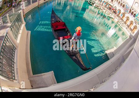 Las Vegas, USA - 15. Juni 2012: Gondel im Venetian Resort Hotel and Casino. Das Resort wurde am 3. Mai 1999 mit einem Flattern weißer Tauben und Soundin eröffnet Stockfoto