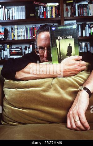 Vereinigte Staaten. 08. Aug. 2023. Aktenfoto 1995 von William Friedkin. William Friedkin, Regisseur von Kultfilmen aus dem Jahr 1970er, darunter „The French Connection“ und „The Exorcist“, ist gestorben, seine Frau Sherry Lansing, die ehemalige CEO von Paramount Pictures, erzählte es dem Hollywood-Reporter am Montag. Er war 87. Foto von Luke Wynne/ABACAPRESS.COM Kredit: Abaca Press/Alamy Live News Stockfoto
