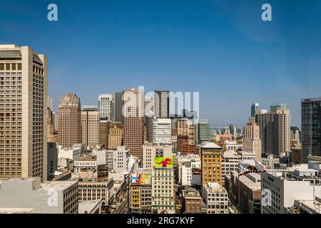 San Francisco, USA - 25. Juli 2008: Die Plattform des Sheraton ist mittags für Touristen geöffnet, um einen malerischen Überblick über die Stadt in San Francisco zu erhalten. Stockfoto