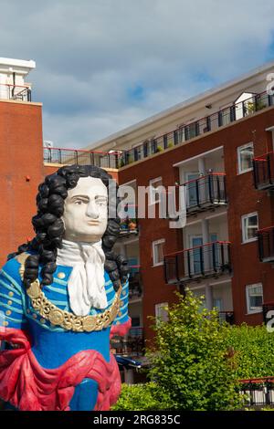 Galionsfigur der HMS Marlborough ein 1855-Kanonenschiff, das an den Gunwharf Quays, einem Bauprojekt am Hafen von Portsmouth, Portsmouth, Hampshire, Großbritannien, ausgestellt wird Stockfoto