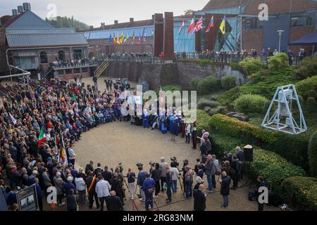 Charleroi, Belgien. 08. Aug. 2023. Illustrationen die Bilder zeigen eine Gedenkfeier der Minenkatastrophe Bois du Cazier in Marcinelle, Charleroi, am Dienstag, den 08. August 2023, anlässlich des 67. Jahrestages der Tragödie. Am 8. August 1956 wurden bei einem Brand, der die Mine zerstörte, 262 Menschen getötet. BELGA PHOTO VIRGINIE LEFOUR Kredit: Belga News Agency/Alamy Live News Stockfoto