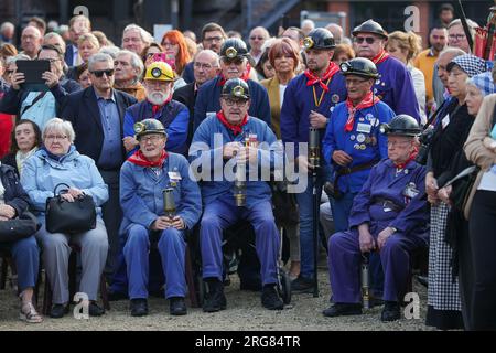 Charleroi, Belgien. 08. Aug. 2023. Illustrationen die Bilder zeigen eine Gedenkfeier der Minenkatastrophe Bois du Cazier in Marcinelle, Charleroi, am Dienstag, den 08. August 2023, anlässlich des 67. Jahrestages der Tragödie. Am 8. August 1956 wurden bei einem Brand, der die Mine zerstörte, 262 Menschen getötet. BELGA PHOTO VIRGINIE LEFOUR Kredit: Belga News Agency/Alamy Live News Stockfoto