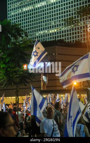 Woche 30 der Anti-Diktatur-Demonstrationen in der Kaplan Street Tel Aviv, Israel 29. Juli 2023 Stockfoto