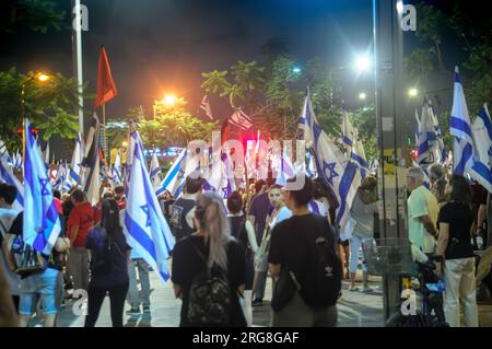 Woche 30 der Anti-Diktatur-Demonstrationen in der Kaplan Street Tel Aviv, Israel 29. Juli 2023 Stockfoto