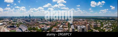 Austin, TX, USA - 24. Juli 2023: Aerial Panorama University of Texas in Austin Stockfoto