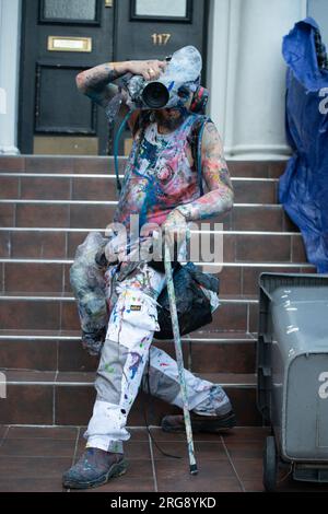 Fotograf aus London beim Notting Hill Carnival, Feiertag im August Stockfoto